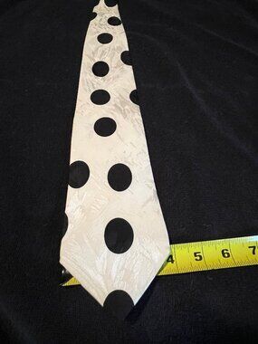 100% SILK MEN'S NECKTIE J. BLADES